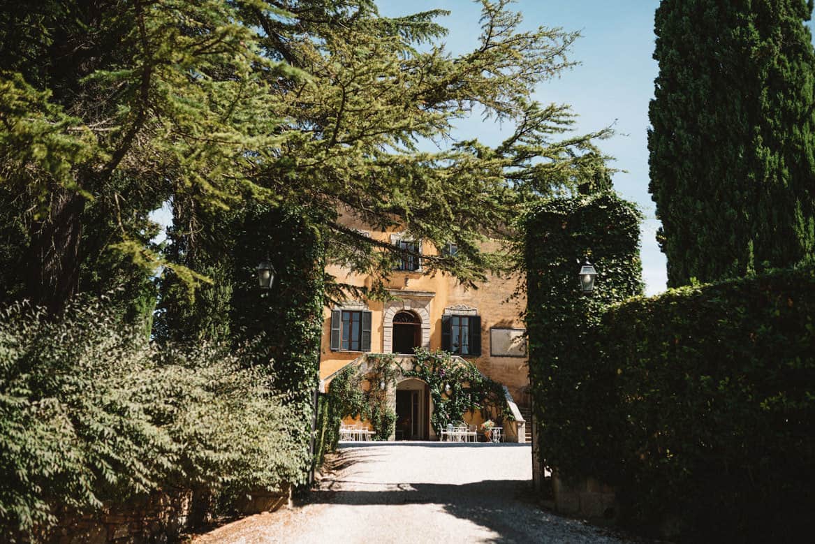 tuscany wedding photographer villa di ulignano volterra wedding 001